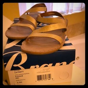 Lucky Brand flat sandals, size 6.5